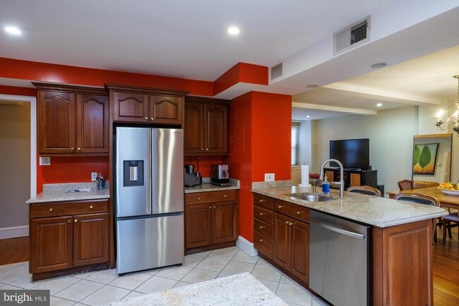 Building Photo - 1901 Walnut St