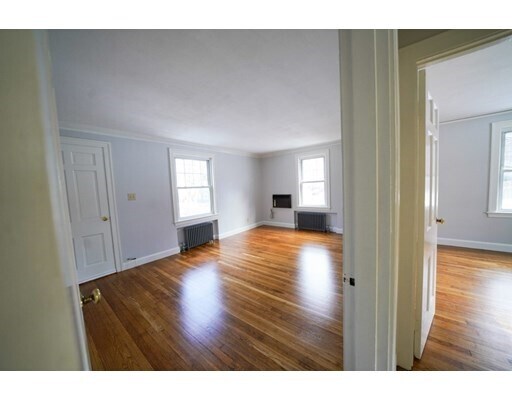 Building Photo - 14 Paul Revere Rd