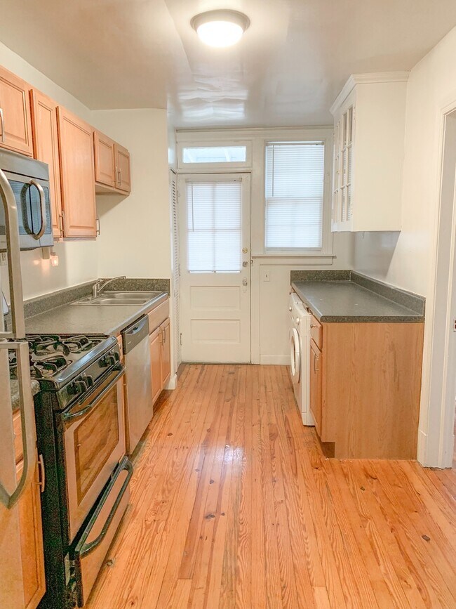 Foto del edificio - 3503 Hanover Ave