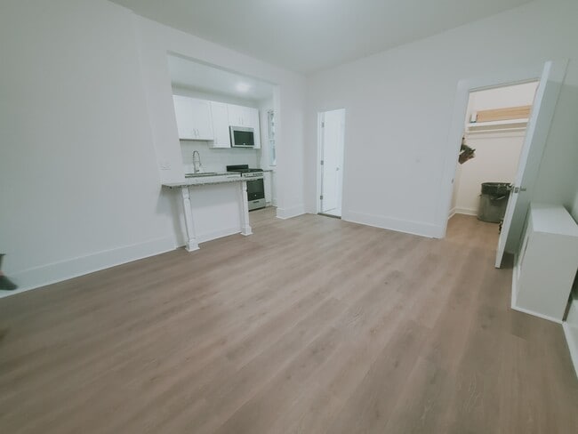 Building Photo - 82 Lindale St