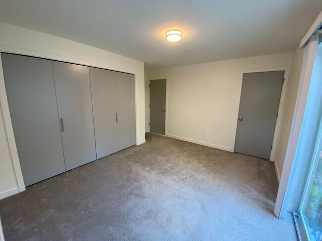 Building Photo - 3Bd/2.5Ba Seattle House