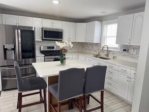 Building Photo - 14 Pere Marquette St