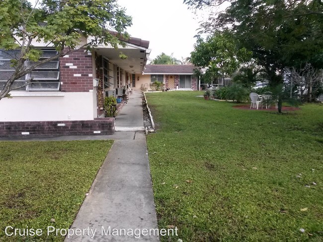 Building Photo - 337 NE 2nd St