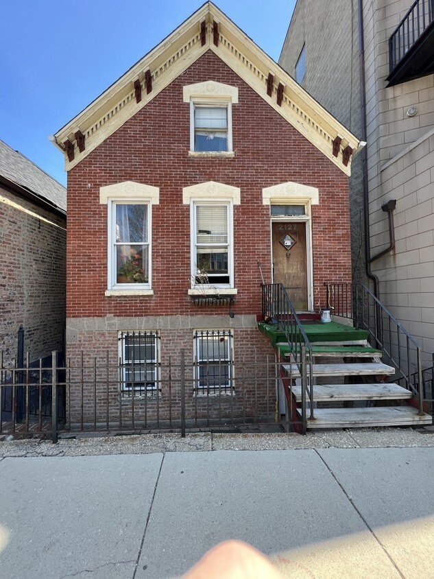 Primary Photo - 2127 N Damen Ave