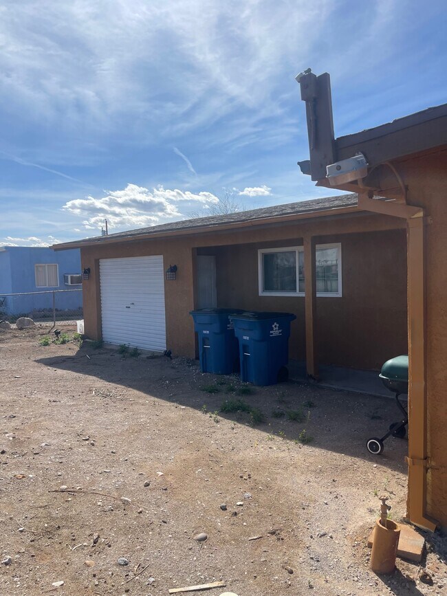 Foto del edificio - 315 Moser Ave