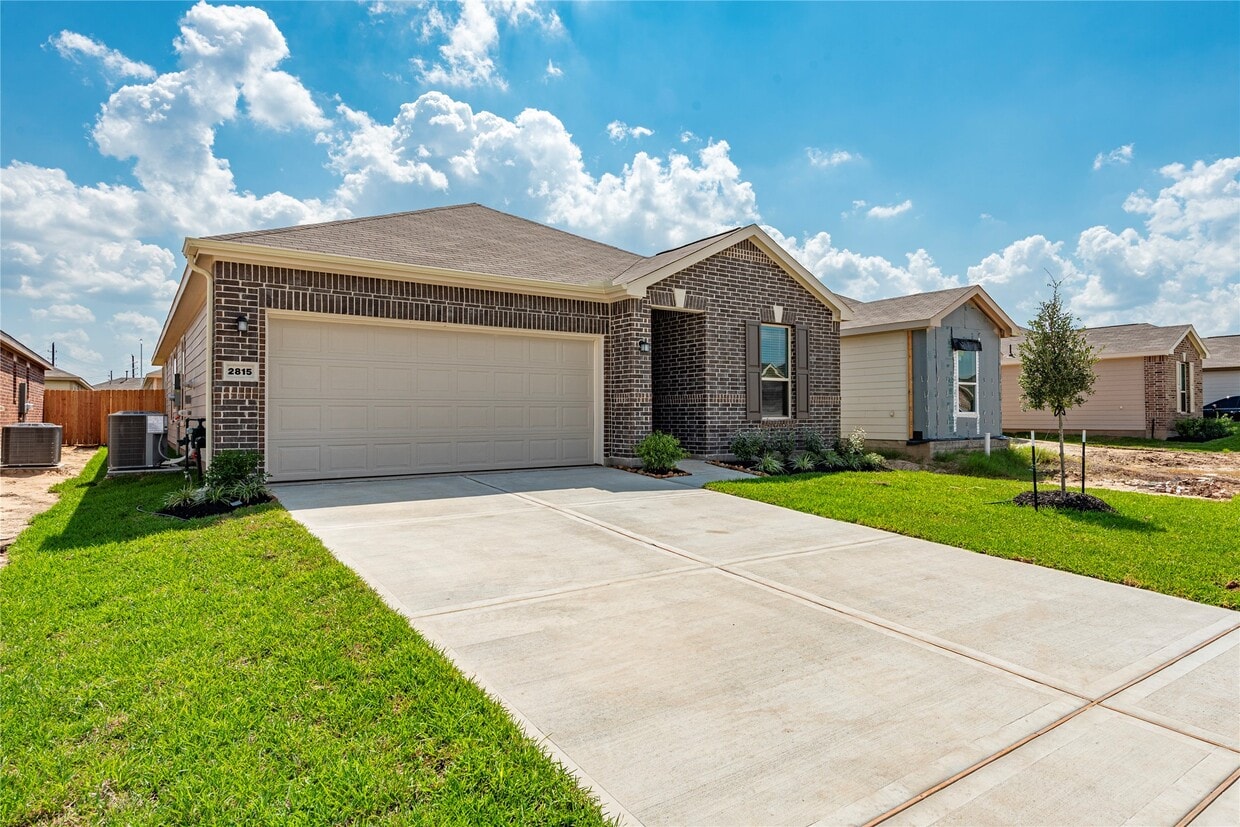 Foto principal - 2815 Icarus Dr