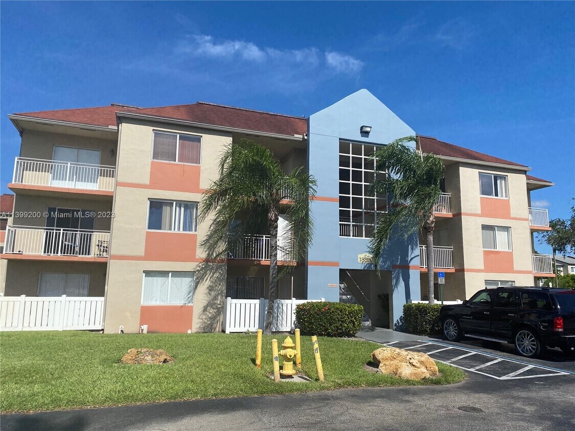 Primary Photo - 18820 NW 57th Ave