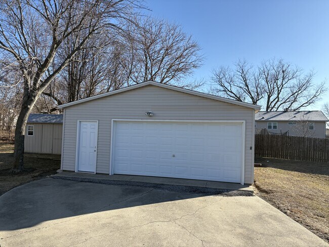 Foto del edificio - 2452 Wakefield Dr