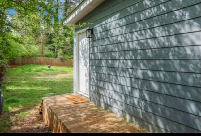 Building Photo - 1698 Beechwood Blvd SW