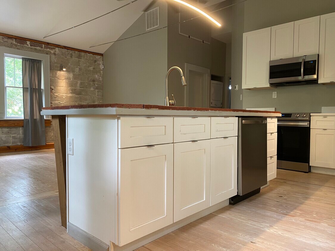 Foto principal - 406 Cathcart Ave