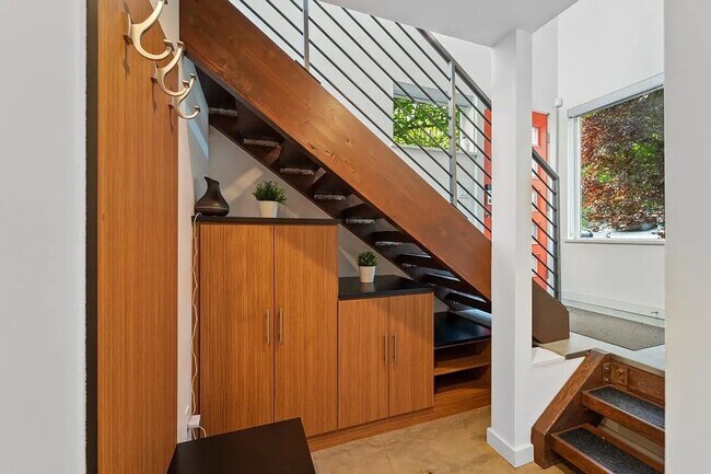Foto del edificio - Beatiful 2 bed/ 2 bath townhome in Madison...