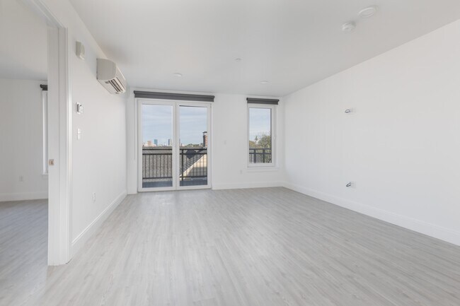 Building Photo - 42 N Beacon St