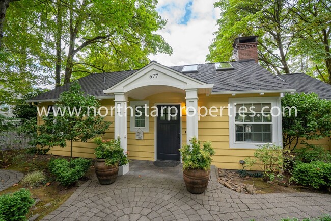 Building Photo - Magical Lake Oswego Cottage with Lake Views.