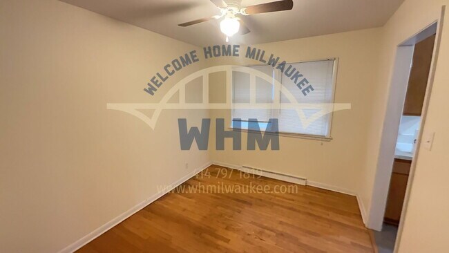 Foto del edificio - 616 N 99th St