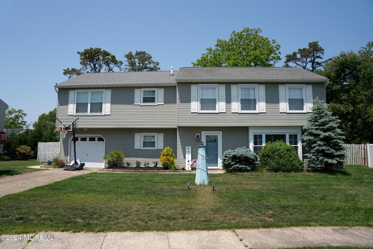 Primary Photo - 123 Reflection Rd