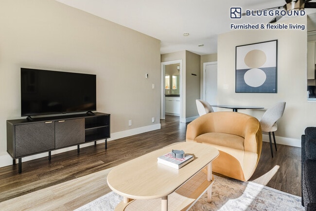 Foto del edificio - 644 Edgewater Blvd