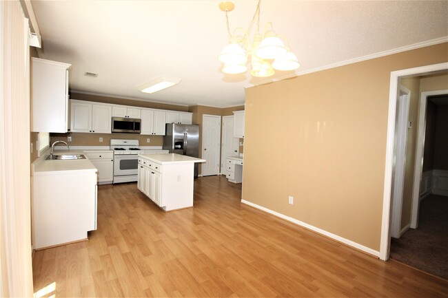 Building Photo - 11660 Carriage Park Ln