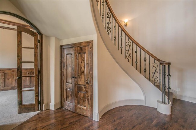 Building Photo - 6304 Avalon Woods Dr