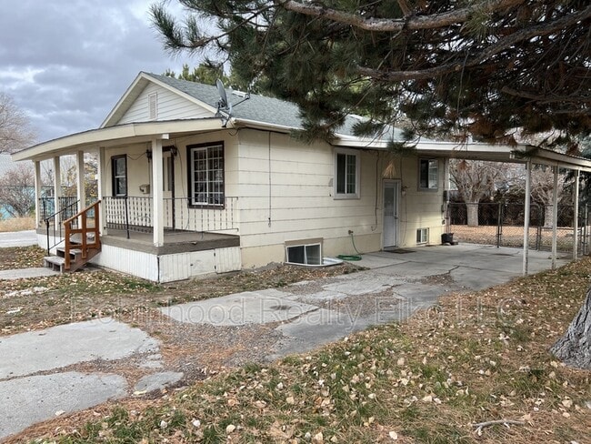 Building Photo - 786 Wilson Ave