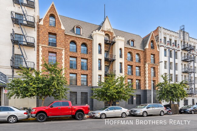 Building Photo - 751 Normandie Ave