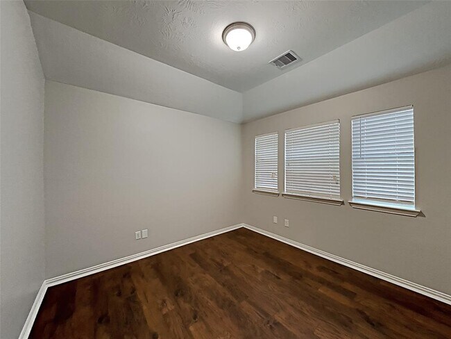 Building Photo - 10818 Harston Dr