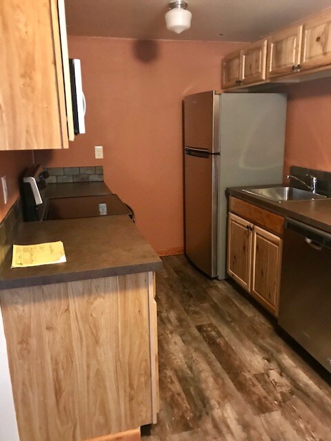 Building Photo - 3 br, 2 bath House - 705 Mountain View Rd