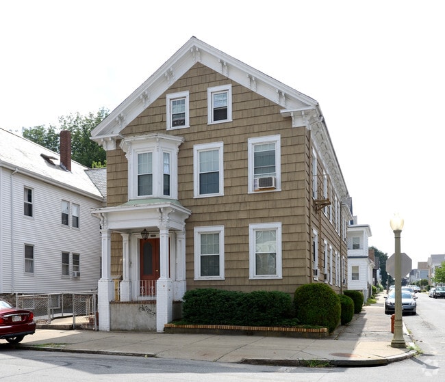 Downtown New Bedford Apartments under 800 New Bedford, MA 1