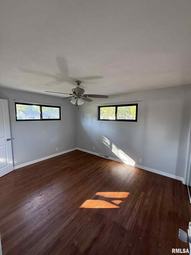 Building Photo - 3250 S 1st St