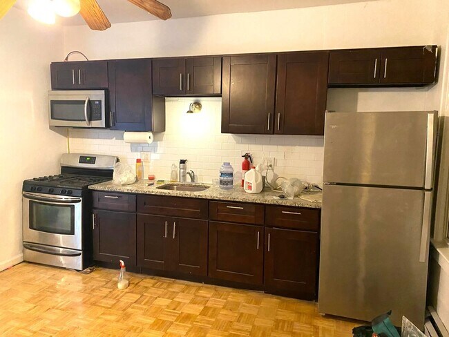 Foto del edificio - 37 Logan Ave