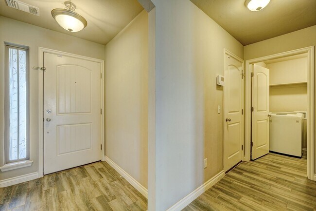 Building Photo - 19105 Visto Dr