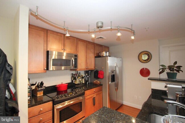 Foto del edificio - 1020 N Highland St