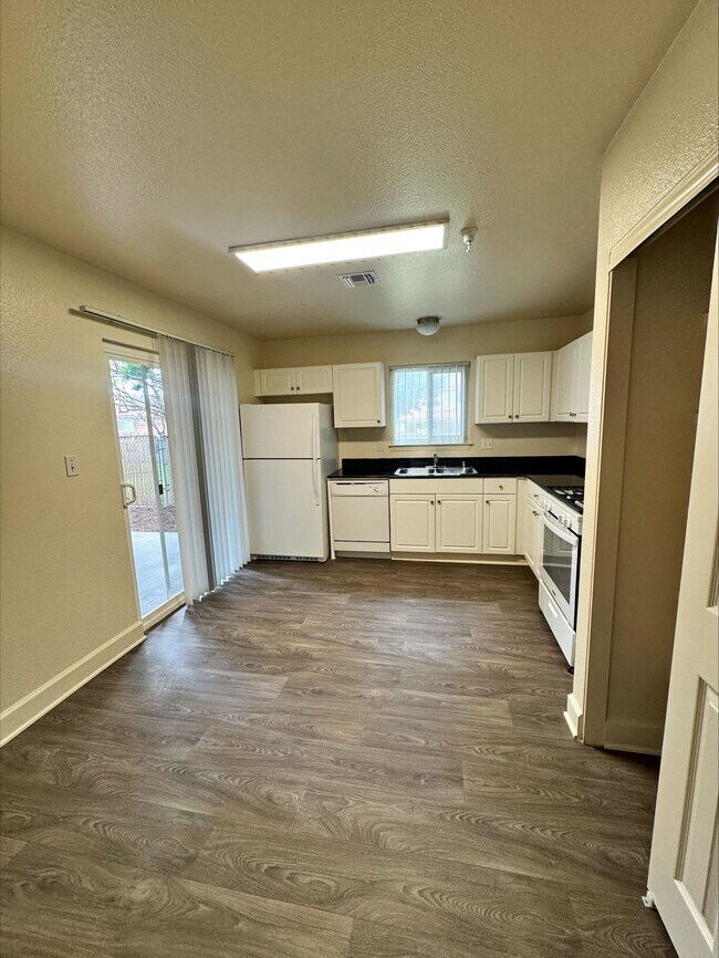 141 CASTILLO - Edson - Military Housing