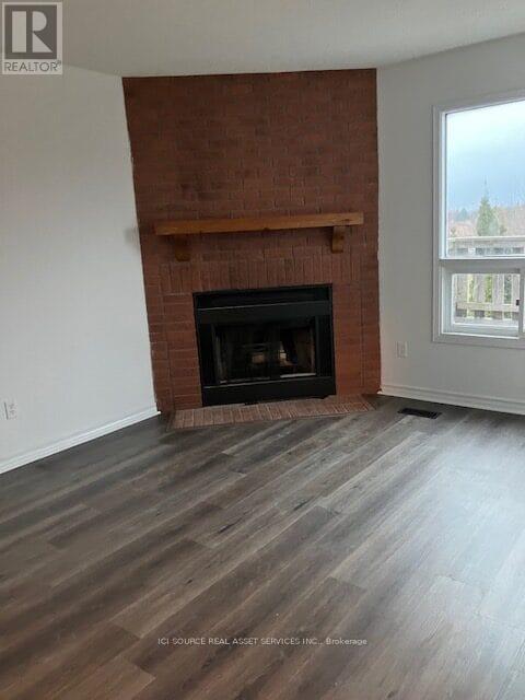 Photo du bâtiment - 42 Coe Dr