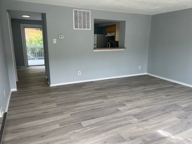 Building Photo - 72 Dorchester Cir