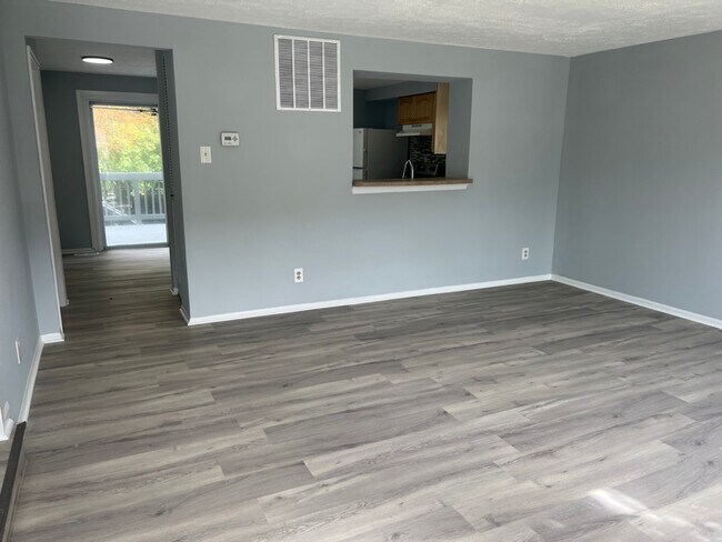 Foto del edificio - 72 Dorchester Cir