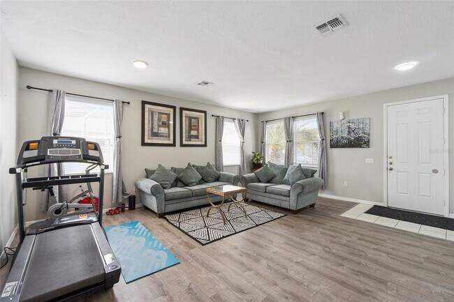 Building Photo - 1002 Belvoir Dr