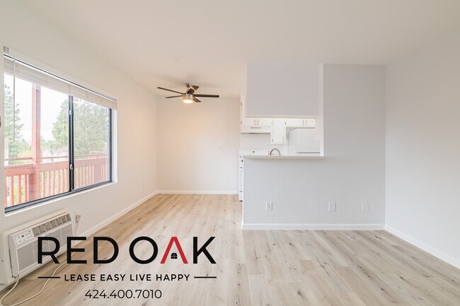 Building Photo - Cheerful One Bedroom with a Private Balcon...