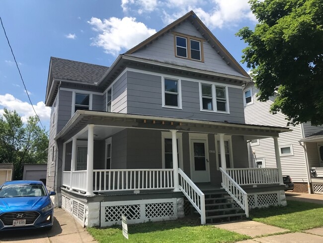 Building Photo - 10325-10325 Bernard Ave