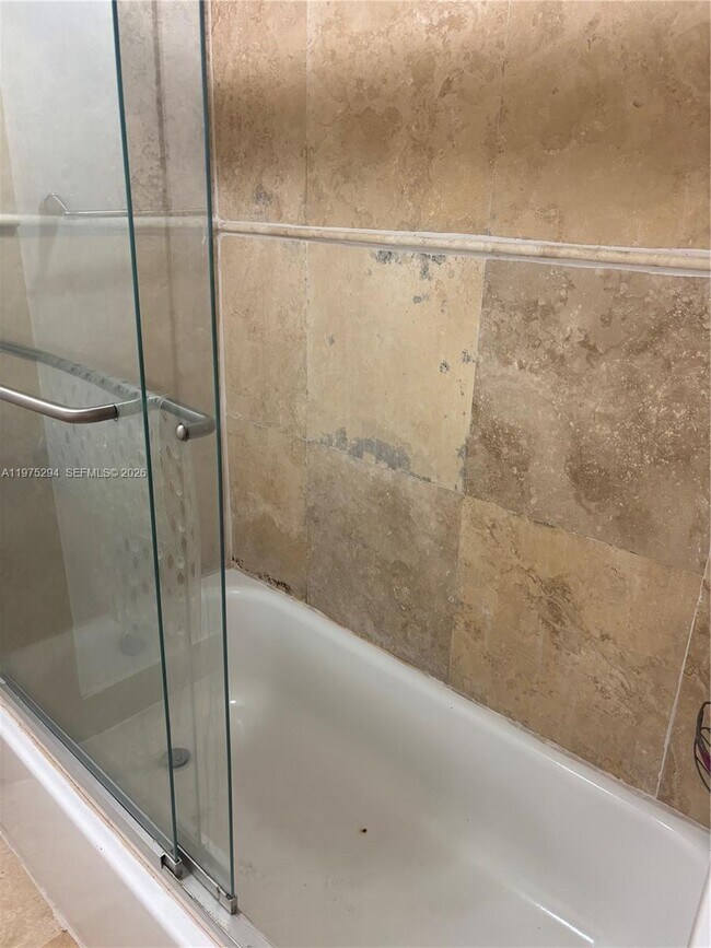 Foto del edificio - 9964 Nob Hill Pl