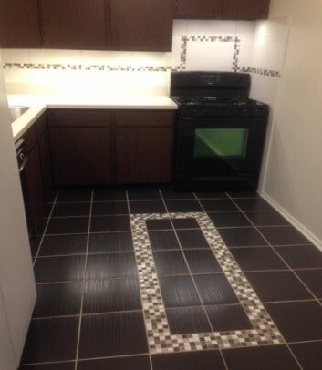 kitchen - 6325 N Sheridan Rd Apartments