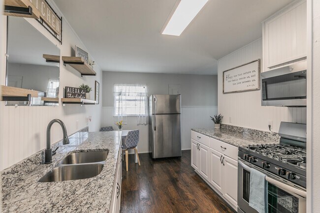 Foto del edificio - 2617 Marigold Ave