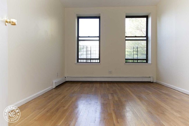 Building Photo - 421 Throop Ave