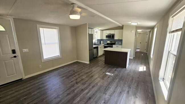 Foto del edificio - 231 Lakeview Ct