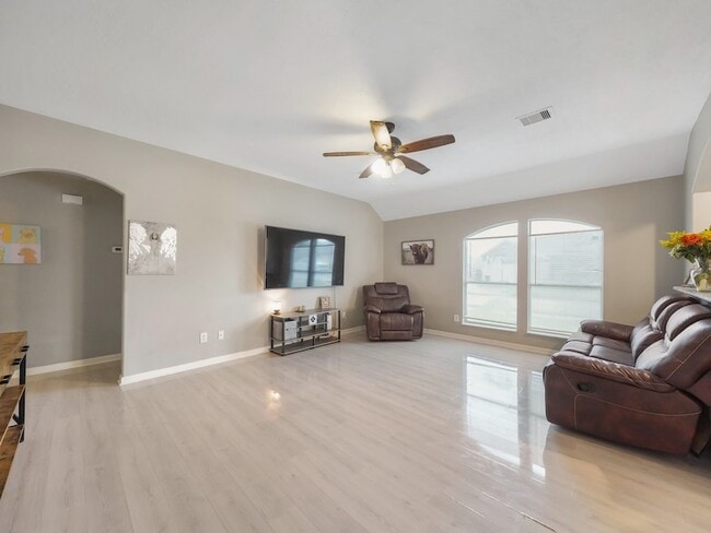 Building Photo - 4006 Raspberry Ct