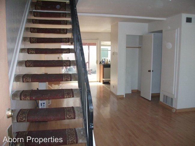 Building Photo - 3 br, 1.5 bath House - 2210 Amberwood Lane