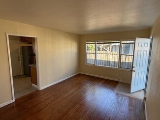 Building Photo - 1317-1321 Gaynor Ave