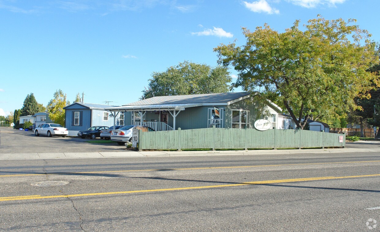 Green Acres Apartments in Nampa, ID