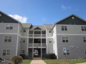 Building Photo - Room in Condo on University Woods Rd