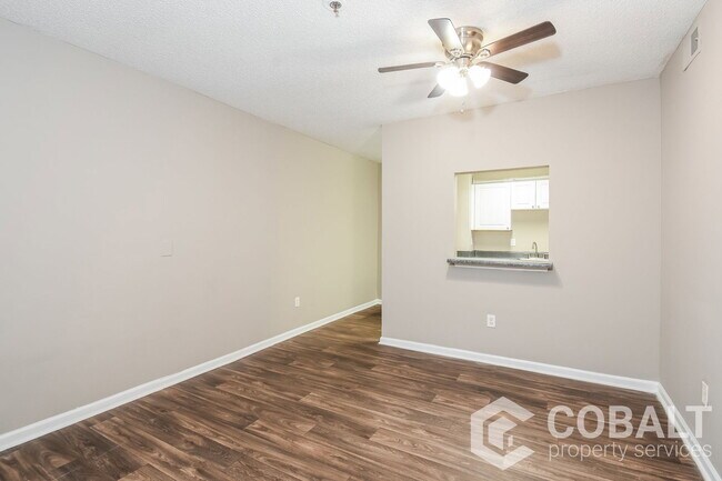 Foto del edificio - 987 Collier Rd NW