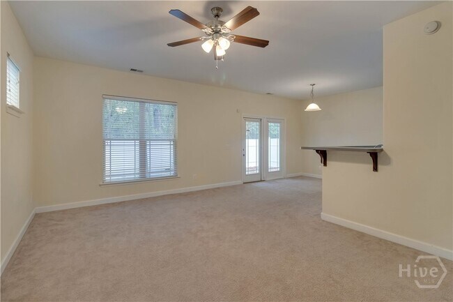 Foto del edificio - 650 Summer Hill Way